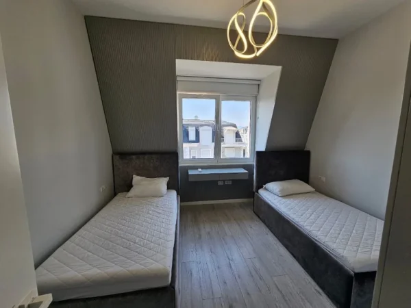 Tirane, jepet me qera apartament 2+1 Kati 3, 99 m² 1.600 € 