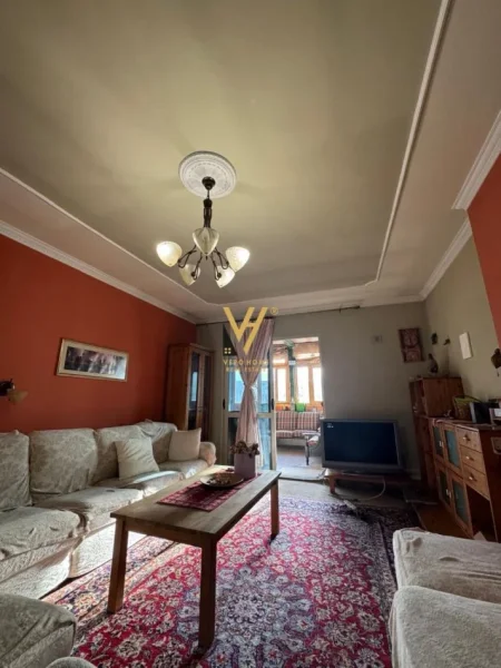 Tirane, shitet apartament 2+1+Ballkon Kati 5, 103 m² 150.000 € (FRESKU)