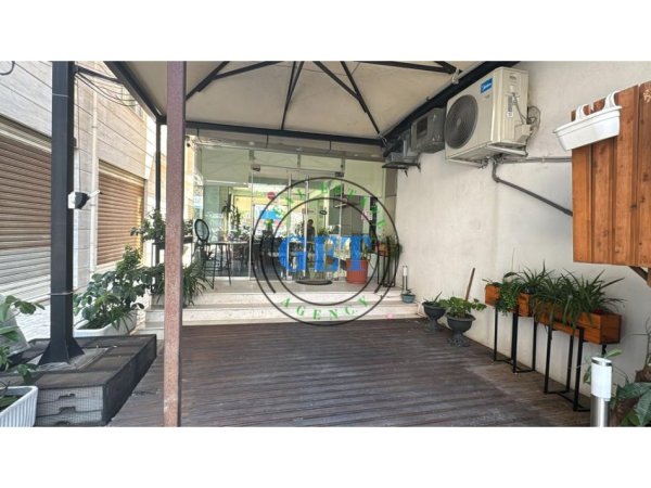 Durres, jepet me qera bar-resorant Kati 0, 80 m² 1.500 € (Rruga e re e Portit)