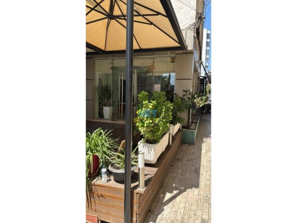Durres, jepet me qera bar-resorant Kati 0, 80 m² 1.500 € (Rruga e re e Portit)