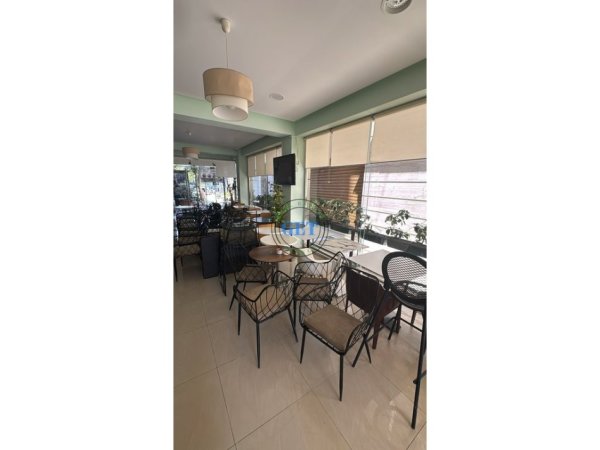 Durres, jepet me qera bar-resorant Kati 0, 80 m² 1.500 € (Rruga e re e Portit)