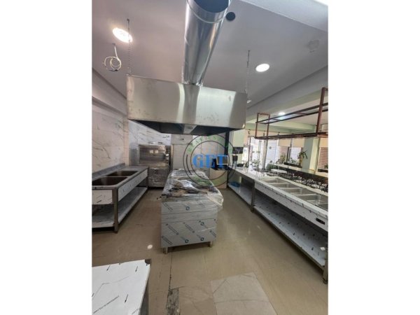 Durres, jepet me qera bar-resorant Kati 0, 80 m² 1.500 € (Rruga e re e Portit)