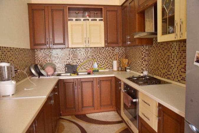 Tirane, jepet me qera apartament 1+1 Kati 7, 72 m² 370 € (FRESKU)