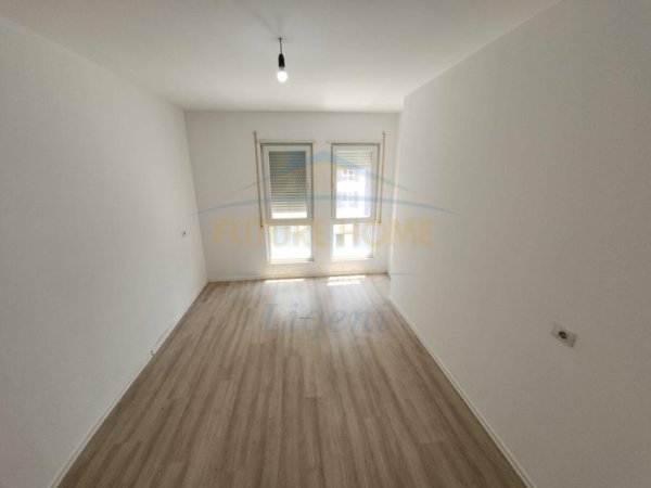 Tirane, shitet apartament 2+1 Kati 2, 105 m² 175.000 € (RRUGA 5 MAJ)