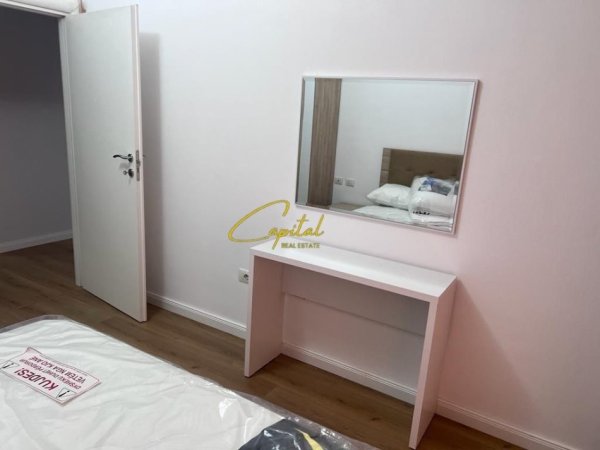 Tirane, jepet me qera apartament 2+1 Kati 8, 90 m² 450 € (FRESKU)