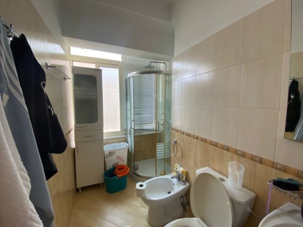 Tirane, jepet me qera apartament 1+1 Kati 4, 49 m² 550 € (Myslym Shyri)
