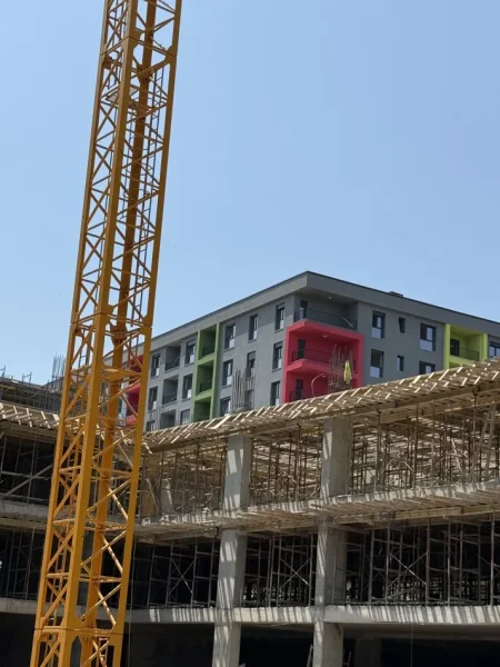 Tirane, shiten 5 apartamente 2+1 , Cmim Kleringu , (Ringside Residences, Paskuqan)