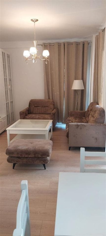 Tirane, jepet me qera apartament 2+1+Ballkon Kati 2, 95 m² 650 € (asl 2)