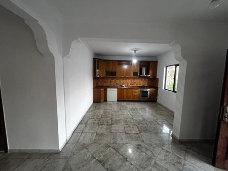 Tirane, shitet apartament 3+1 , 205.000 € (Selite)