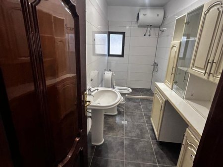 Tirane, shitet apartament 3+1 Kati 2, 150 m² 205.000 € (Selite)