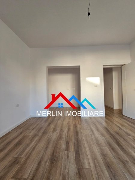 Tirane, shitet apartament 2+1+Ballkon Kati 5, 66 m² 173.000 € (QENDER)