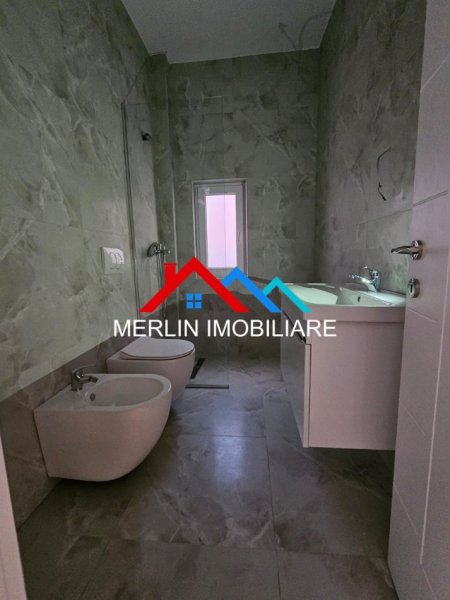 Tirane, shitet apartament 2+1+Ballkon Kati 5, 66 m² 173.000 € (QENDER)