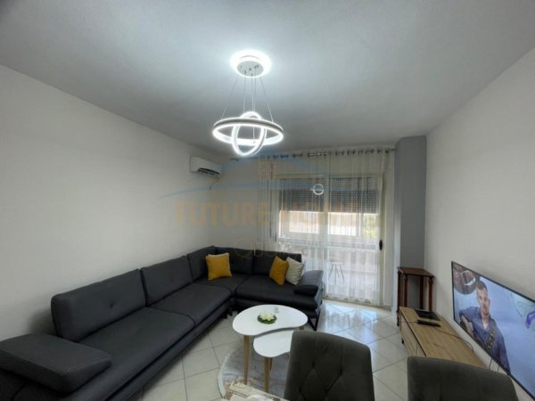 Durres, jepet me qera apartament 1+1+Aneks+Ballkon Kati 2, 67 m² 450 € (Ura e Dajlanit)