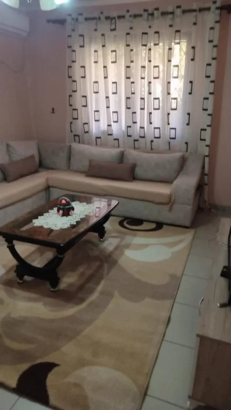 Tirane, jepet me qera apartament 1+1+Ballkon Kati 1, 63 m² 450 € (ndre mjeda)