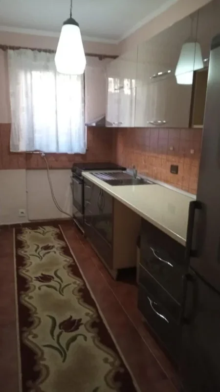 Tirane, jepet me qera apartament 1+1+Ballkon Kati 1, 63 m² 450 € (ndre mjeda)