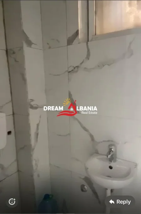 Tirane, jepet me qera ambjent biznesi , 41 m² (ne rrugen Bardhyl, prane “Harli Kafe”,)