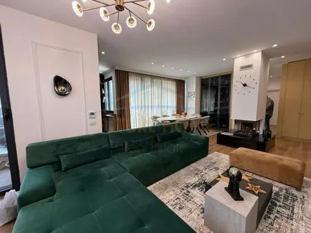 Tirane, shitet apartament 2+1+2+Depo+Ballkon Kati 10, 138 m² 285.000 € (Oxhaku, Rruga Kongresi Manastirit)