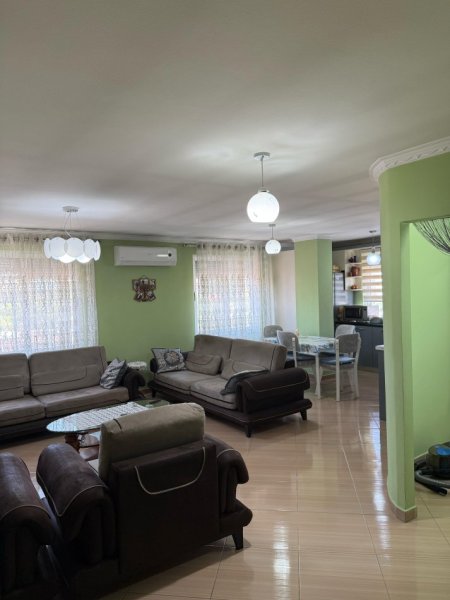 Tirane, shitet apartament 2+1+Ballkon Kati 5, 102 m² 130.000 € (Laprake)