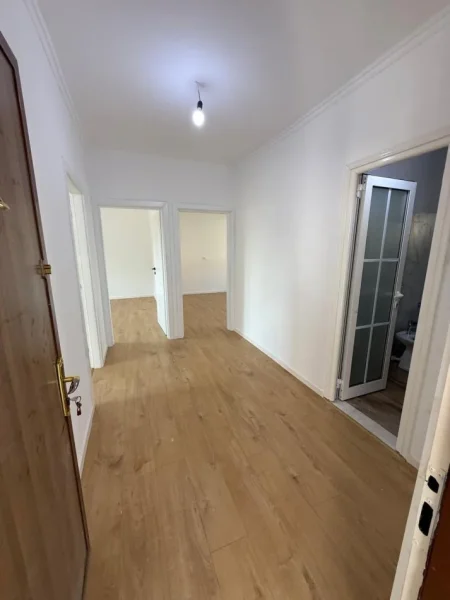 Tirane, shitet apartament 2+1+Ballkon Kati 2, 72 m² 120.000 € (Ali Dem)