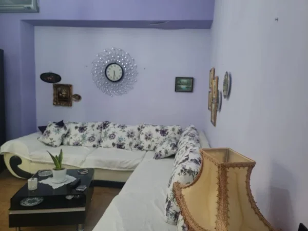 Tirane, jepet me qera apartament 2+1 Kati 3, 80 m² 600 € (Kristal Center)