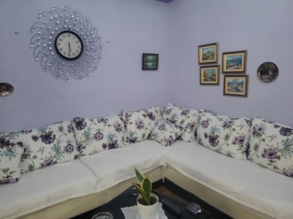 Tirane, jepet me qera apartament 2+1 Kati 3, 80 m² 600 € (Kristal Center)