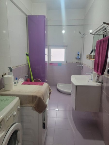 Tirane, jepet me qera apartament 2+1 Kati 3, 80 m² 600 € (Kristal Center)