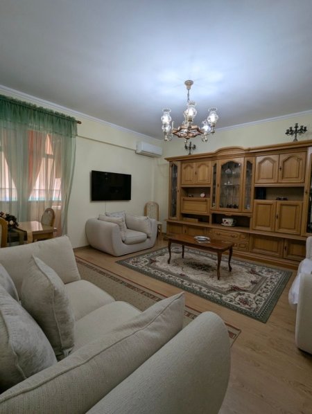 Tirane, jepet me qera apartament 2+1 Kati 2, 80 m² 700 € (Myslym Shyri)