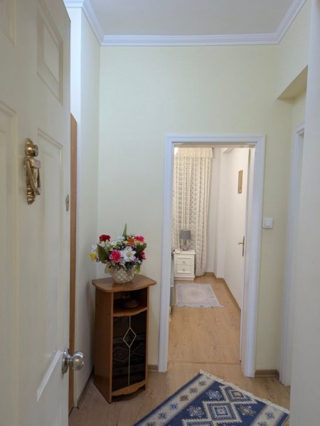 Tirane, jepet me qera apartament 2+1 Kati 2, 80 m² 700 € (Myslym Shyri)