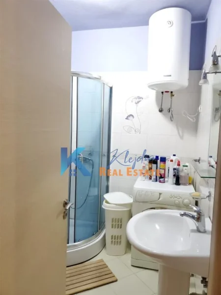 Tirane, jap me qera apartament 2+1+Ballkon Kati 3, 60 m² 550 € (2+1 per qira te Mine Peza, afer Prokurorise)
