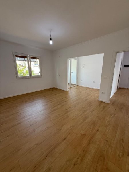 Tirane, shitet apartament 2+1+Ballkon Kati 2, 72 m² 122.000 € (Fax News, Ali Dem)