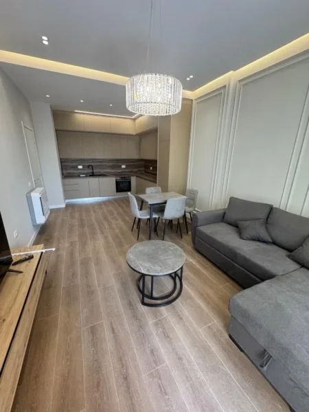 Tirane, jepet me qera apartament 1+1+parkim Kati 5, 70 m² 800 € (Vasil Shanto)