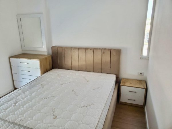 Tirane, jepet me qera apartament 1+1+Ballkon Kati 4, 68 m² 500 € (Rruga Xhebrahimet, Sauku RI)