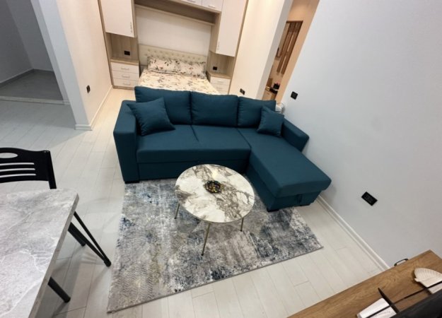 Tirane, jepet me qera garsonier Kati 0, 300 € 