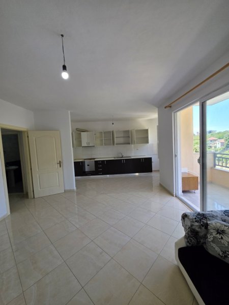 Tirane, jepet me qera apartament 3+1+Ballkon Kati 4, 120 m² 350 € (Muhamed Deliu Fresk)