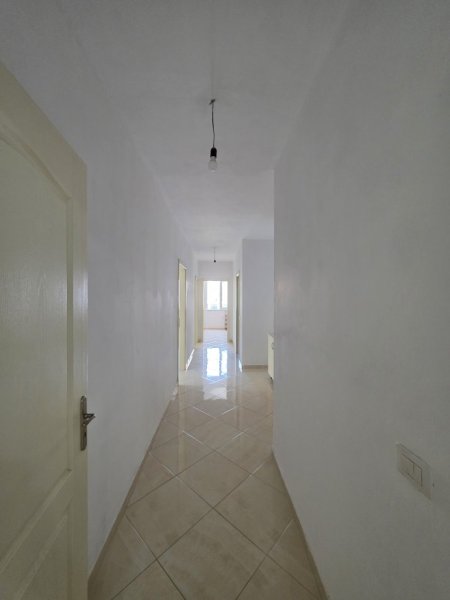Tirane, jepet me qera apartament 3+1+Ballkon Kati 4, 120 m² 350 € (Muhamed Deliu Fresk)