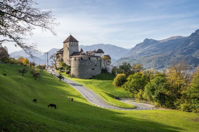 Zvicer, ofroj City-tour | Vizita qytetesh Zvicer Kanton St. Gallen Sargans sipas deshires tuaj nga 1 Gushti 2025