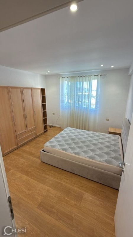 Tirane, jepet me qera apartament 2+1 Kati 4, 100 m² 350 € (Yzberisht, Rruga Lasgush Pogradeci)