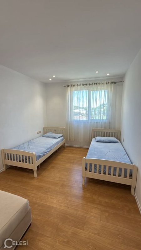 Tirane, jepet me qera apartament 2+1 Kati 4, 100 m² 350 € (Yzberisht, Rruga Lasgush Pogradeci)