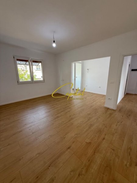 Tirane, shitet apartament 2+1 Kati 2, 72 m² 122.000 € ( Ali Demi )