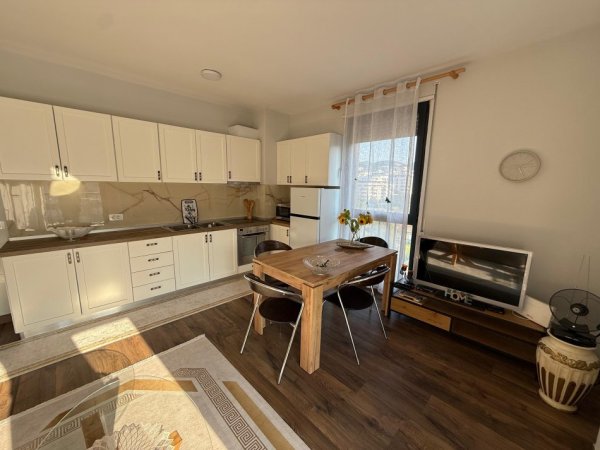 Tirane, jepet me qera apartament 1+1 Kati 8, 69 m² 700 € (parku olimpik)