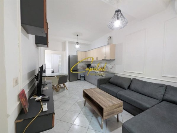 Tirane, jepet me qera apartament 2+1 Kati 1, 120 m² 500 € (LOQENI I THATE)