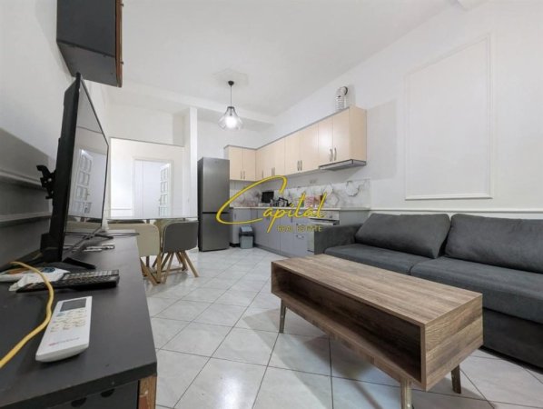 Tirane, jepet me qera apartament 2+1 Kati 1, 120 m² 500 € (LOQENI I THATE)