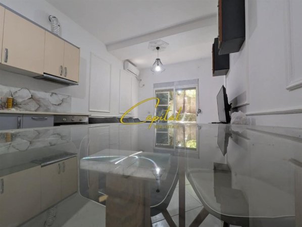 Tirane, jepet me qera apartament 2+1 Kati 1, 120 m² 500 € (LOQENI I THATE)