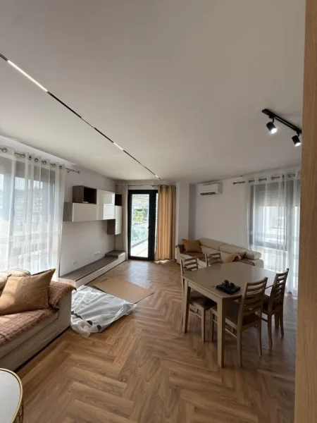 Tirane, jepet me qera apartament 2+1 Kati 3, 109 m² 1.000 € 