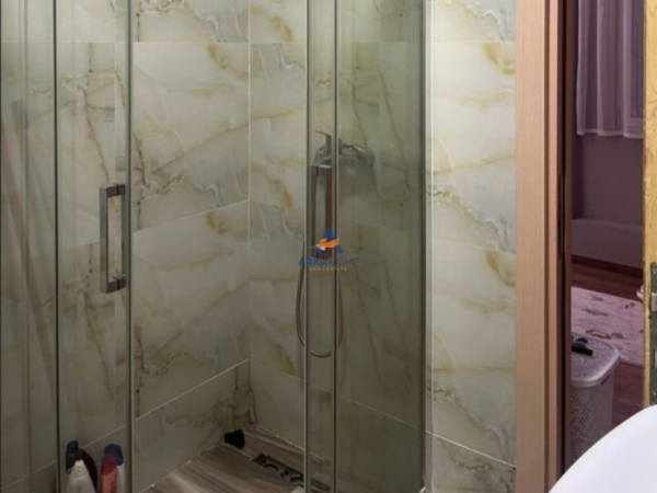 Tirane, jepet me qera apartament 2+1+Ballkon Kati 8, 110 m² 660 € (DON BOSKO, PRANE VIZION PLUS)