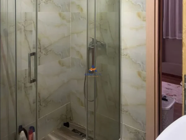Tirane, jepet me qera apartament 2+1+Ballkon Kati 8, 110 m² 660 € (DON BOSKO, PRANE VIZION PLUS)