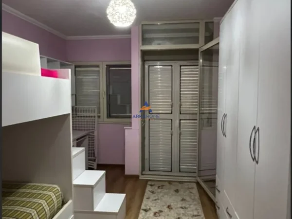 Tirane, jepet me qera apartament 2+1+Ballkon Kati 8, 110 m² 660 € (DON BOSKO, PRANE VIZION PLUS)