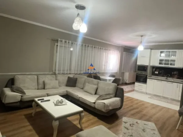 Tirane, jepet me qera apartament 2+1+Ballkon Kati 8, 110 m² 660 € (DON BOSKO, PRANE VIZION PLUS)