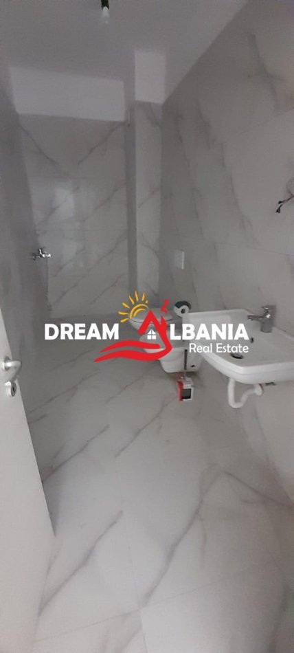 Tirane, jepet me qera zyre Kati 3, 100 m² 750 € (ne Myslym Shyr, prane Gjykates)