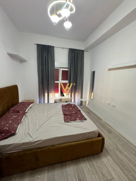 Tirane, jepet me qera apartament 2+1+Ballkon Kati 4, 90 m² 500 € (AI DEMI)